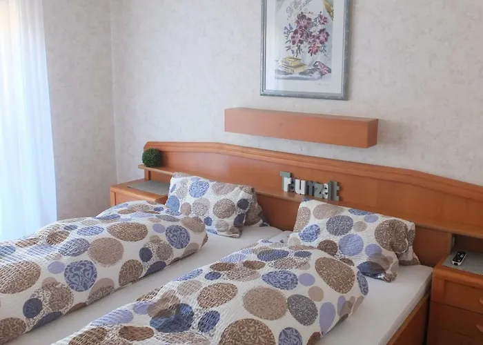 Moenchbergerhof Mueller Alojamento de Acomodação e Pequeno-almoço